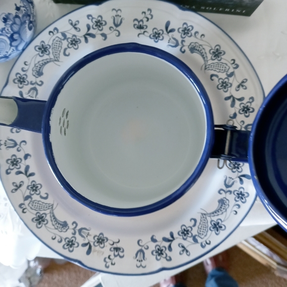 Blue Enamel 5 Cup Coffee Pot Shabby Cottage Decor - Picture 2 of 3